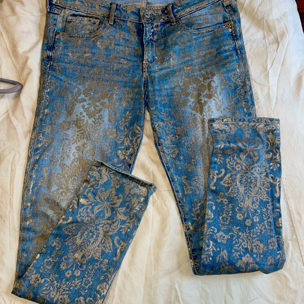 Abercrombie and fitch super cool gold designs